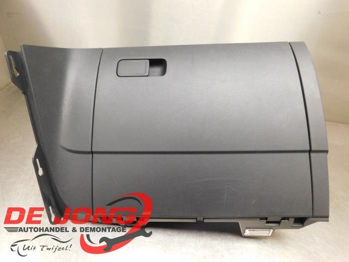 Dashboardkastje van een Volkswagen Golf Sportsvan, Gebruikt, -, Volkswagen, -