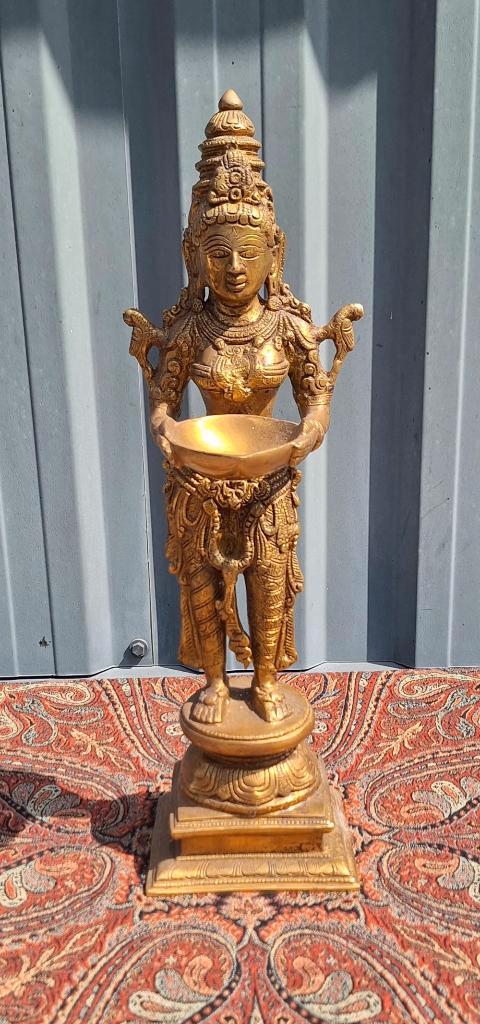 Massief bronzen beeld van Hindoe Godin Lakshmi Dīpālakṣmī, Antiek en Kunst, Kunst | Beelden en Houtsnijwerken, Ophalen of Verzenden