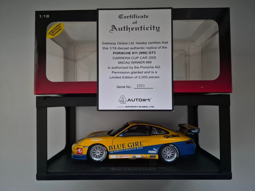 1/18 AUTO Art Porsche Infineon Carrera Cup Asia 80574, Ophalen of Verzenden, Zo goed als nieuw, Auto, Autoart