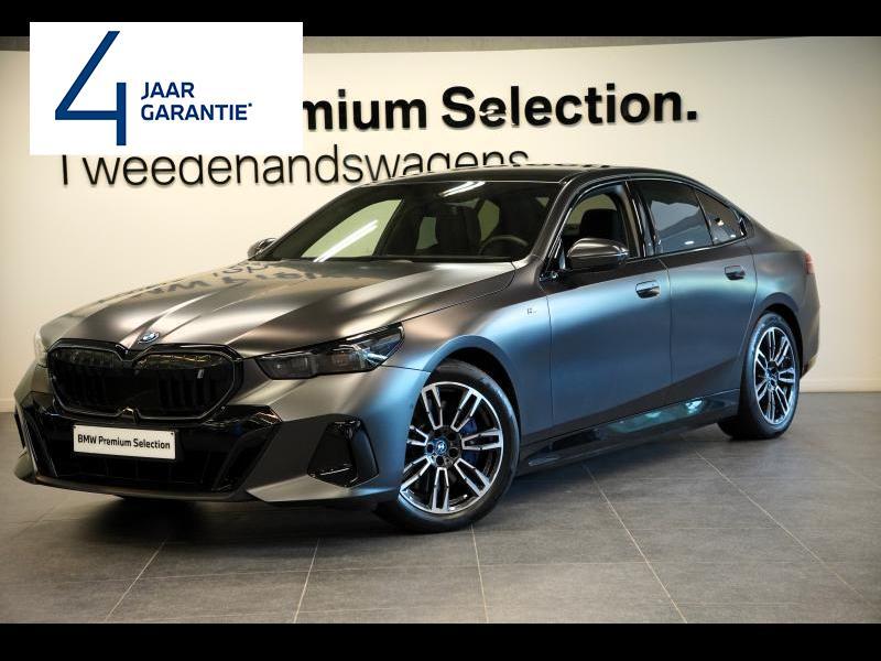 BMW i5 M PACK PRO HARMANKARDON PANORAMADAK DRIVE ASSIST PROF, Auto's, BMW, Automaat, 4 deurs, Zwart, https://public.car-pass.be/vhr/9493eb25-fec8-42ca-8cdd-042f09b5588c