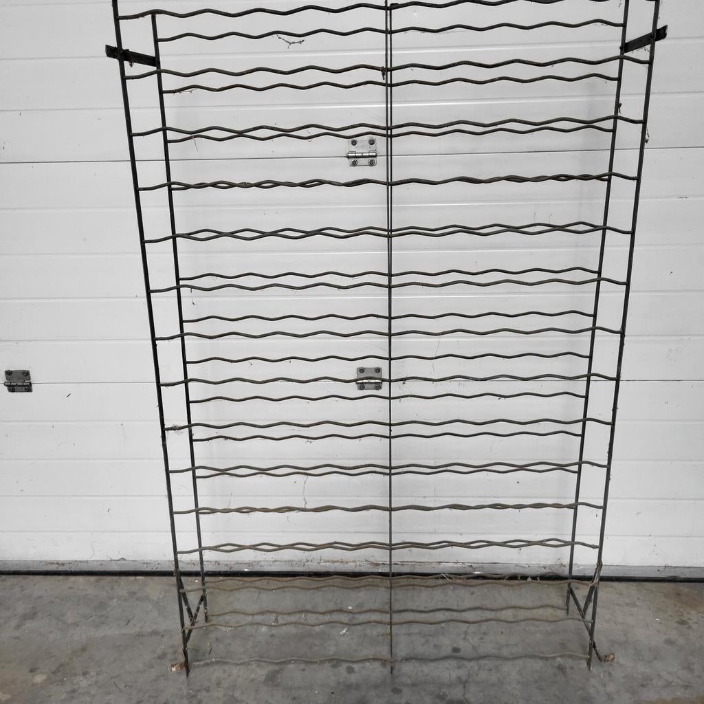 Casier à vin en fer, Enlèvement