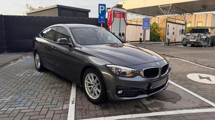 BMW 320iA Gran Turismo 76.000 km carpass, Auto's, BMW, Particulier, 3 Reeks GT, Benzine, Euro 6, Berline, 5 deurs, Automaat, Zwart