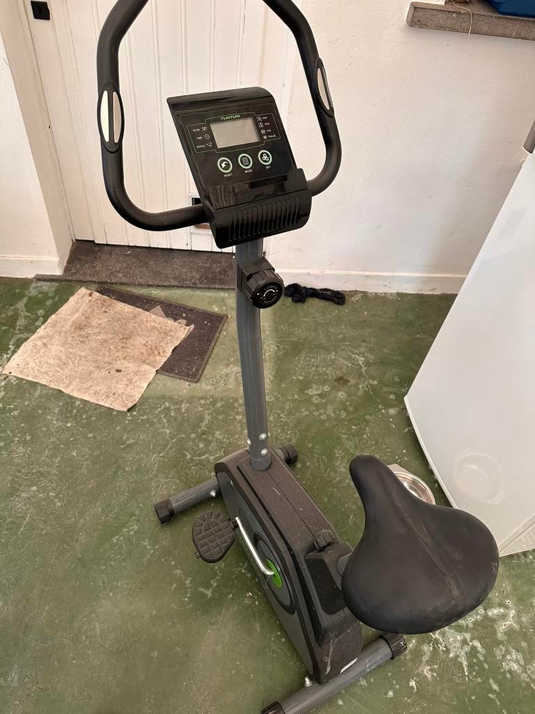 Hometrainer Tunturi b30, Sport en Fitness, Ophalen, Zo goed als nieuw, Hometrainer