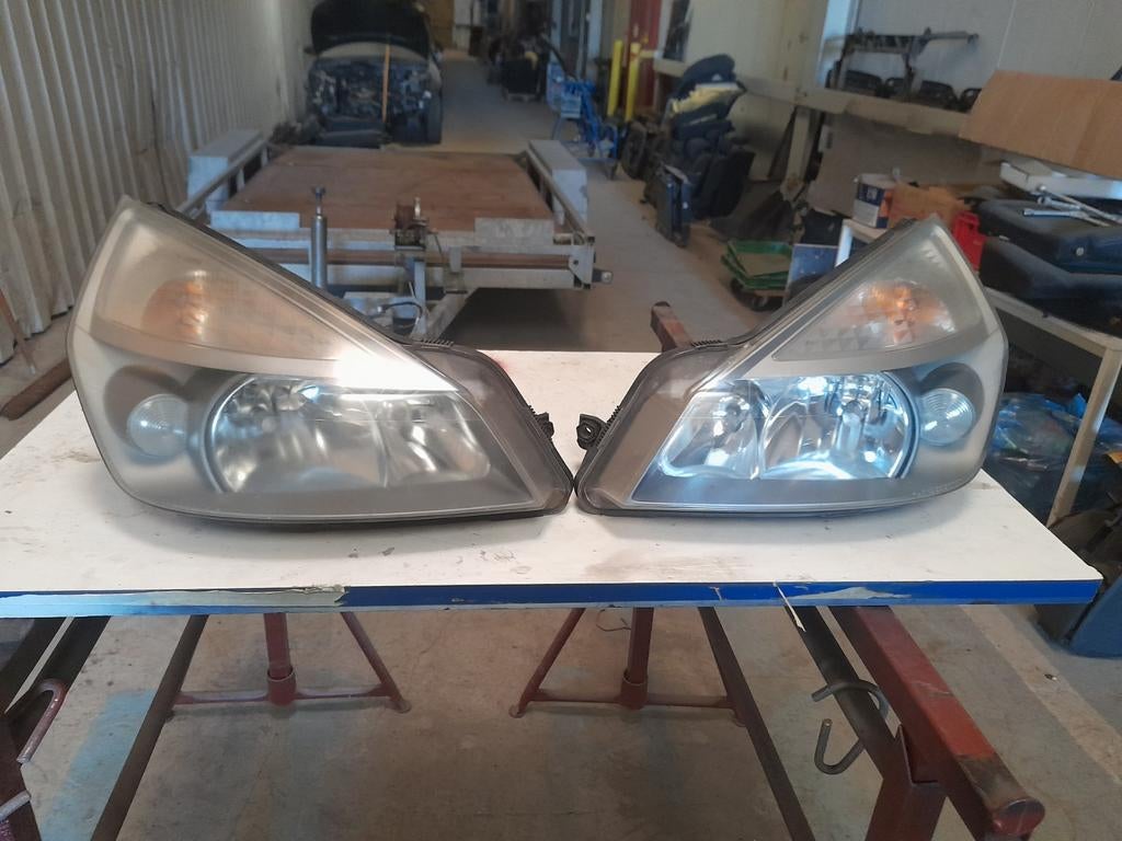 Phares d'origine  AVANT RENAULT ESPACE 4 ( 2002 / 2014 ), Enlèvement ou Envoi, Utilisé, Renault