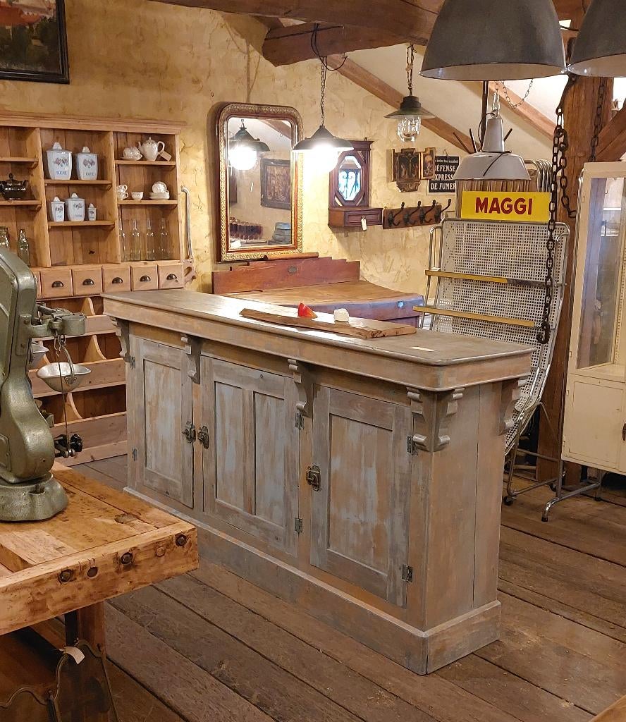 Ancien comptoir en bois avec 3 portes à l'avant, Enlèvement