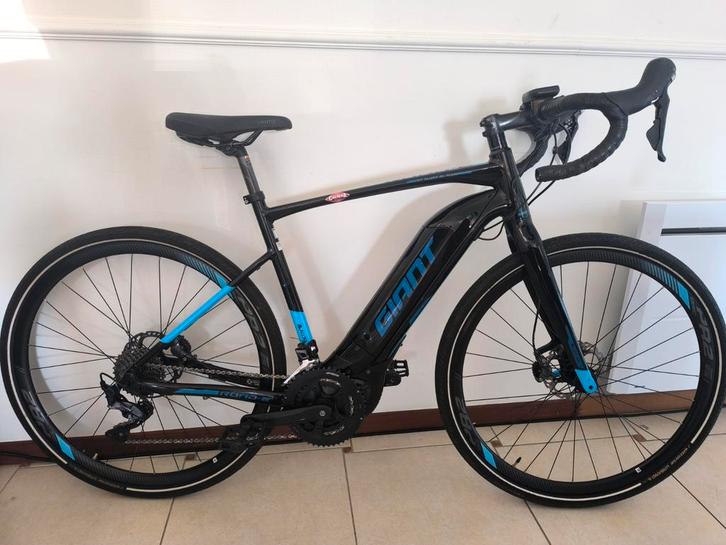 Vélo course électrique GIANT taille L 3000km état superbe!!, Vélos & Vélomoteurs, Vélos | Vélos de course, Giant, Enlèvement