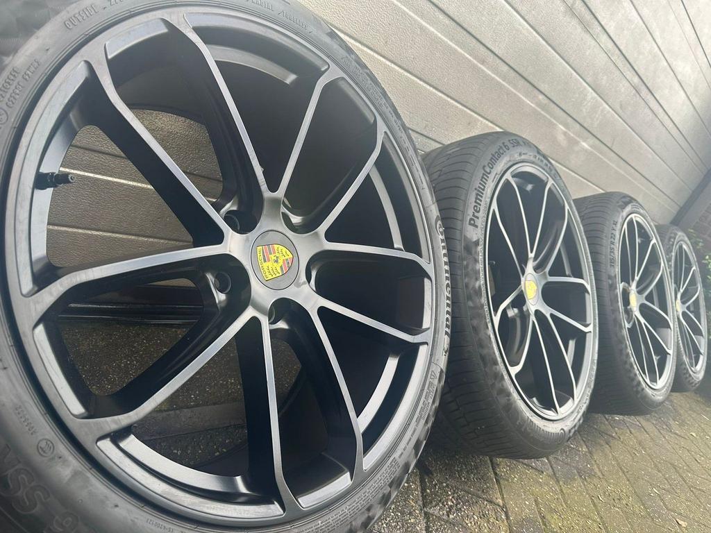 22 “ Porsche Cayenne E3 S 9Y E-Hybrid Turbo GTS Coupe velgen, -, 285 mm, -, Banden en Velgen
