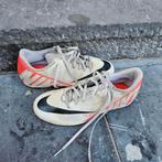 Paire de chaussure de foot NIKE taille 38.5, Sports & Fitness, Football, Taille S, Enlèvement ou Envoi, Utilisé, Chaussures