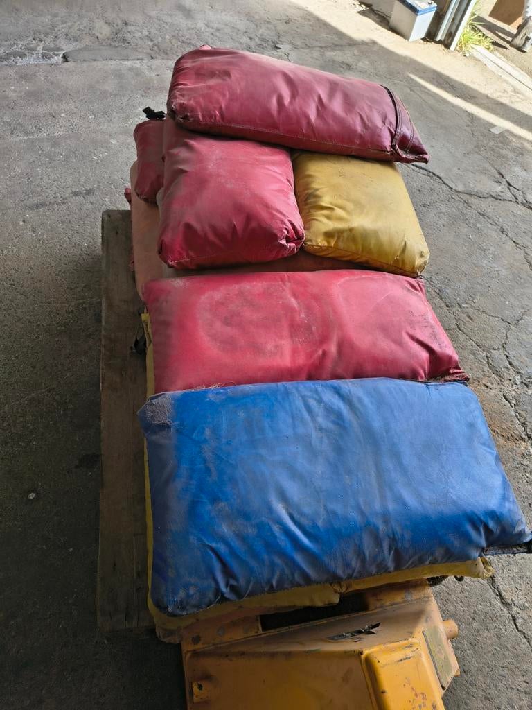 Zandzakje/ ballast voor Springkasteel of tent, Ophalen