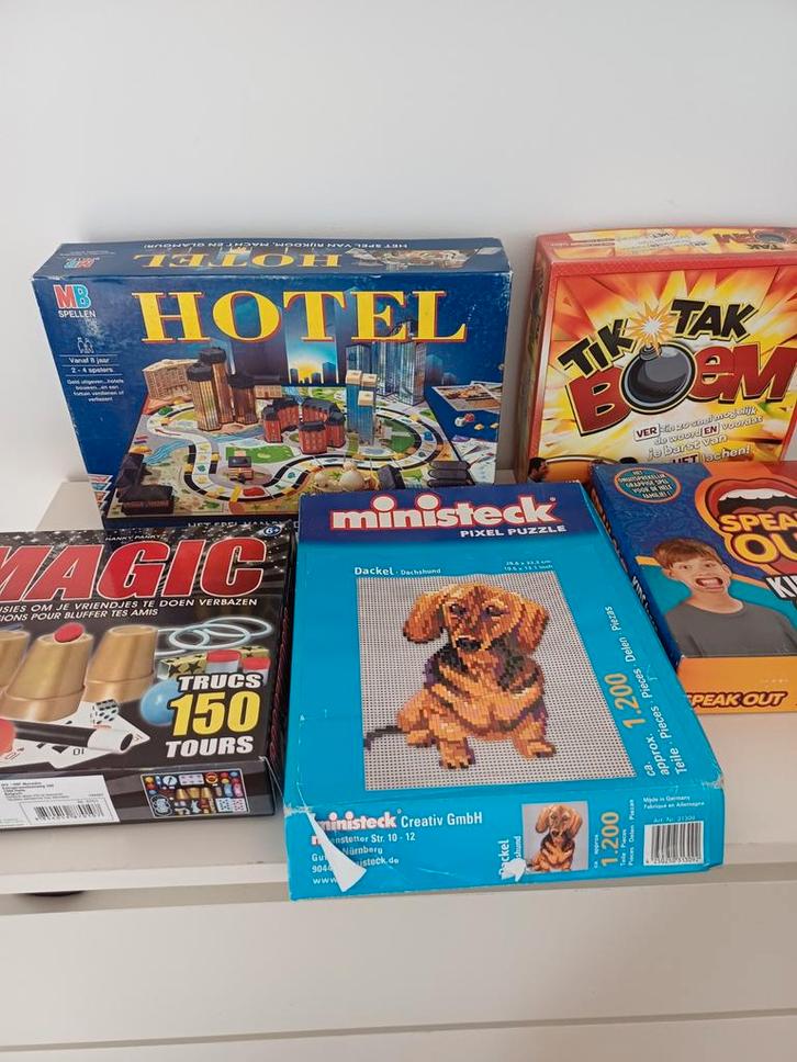 Gezelschapsspelletjes Speak out, hotel, tik tak Boem,, Hobby en Vrije tijd, Gezelschapsspellen | Overige, Ophalen