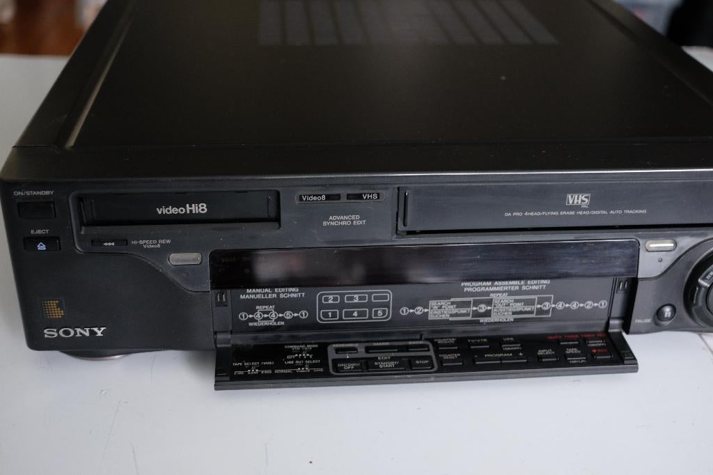 Magnétoscope Sony EV-T1 avec VHS et Hi8/Video8, TV, Hi-fi & Vidéo, Enlèvement ou Envoi, Utilisé, Autres types