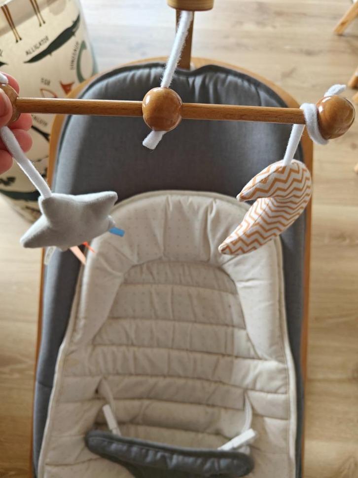 Hout ligstoel / wippertje, Kinderen en Baby's, Wipstoeltjes, Zo goed als nieuw, Wipstoel, Overige merken, Met gordel(s) of riempje(s)
