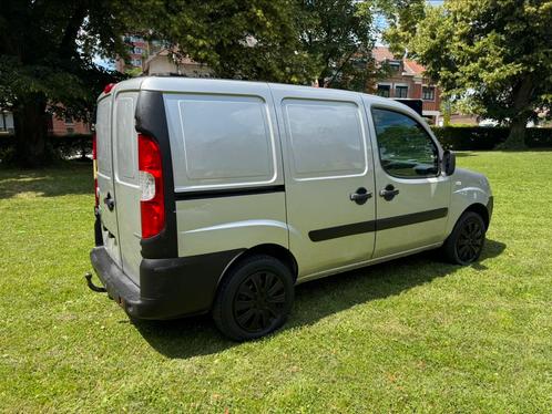 Fiat doblo1.3 jtd 90 pk 2009 * Besturing Carpass OK * Airco, Auto's, Bestelwagens en Lichte vracht, Bedrijf, Te koop, ABS, Airbags