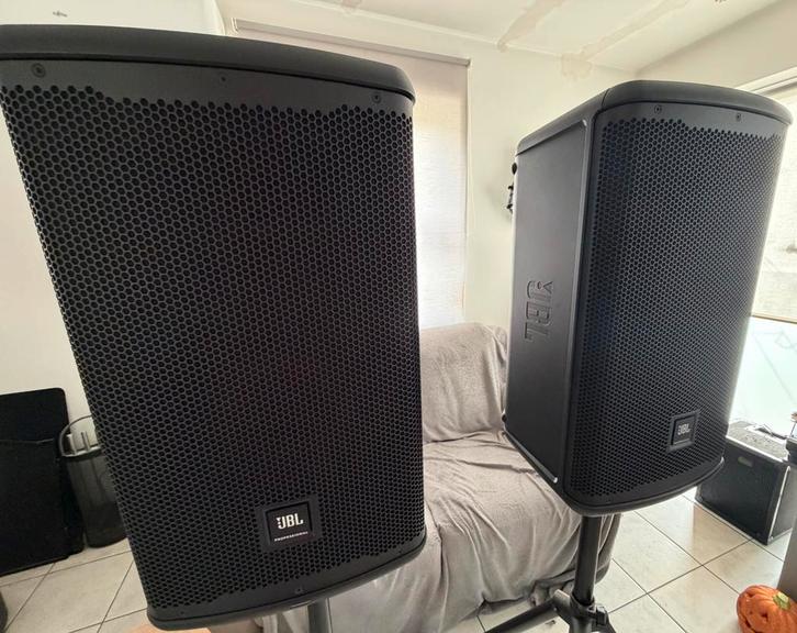 Paire de Jbl eon 710 amplifiée, Audio, Tv en Foto, Luidsprekerboxen, Zo goed als nieuw, JBL, Ophalen