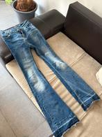 Jeansbroek, Ophalen, Zo goed als nieuw