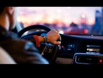Chauffeur beschikbaar beschikbaar voor biedingen