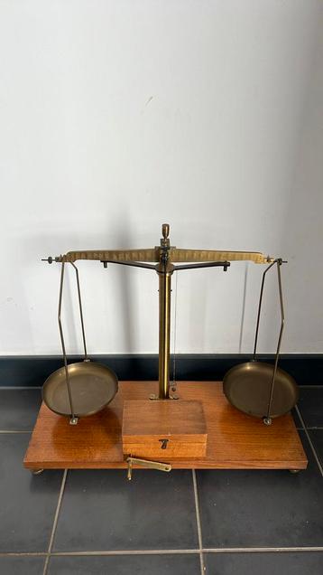 Oude apothekersweegschaal, Enlèvement ou Envoi