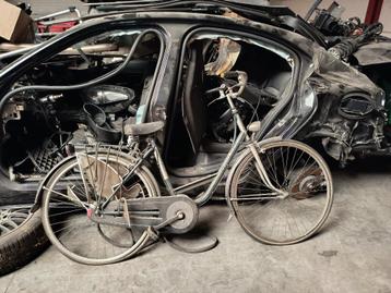 8 op te knappen fietsen beschikbaar voor biedingen
