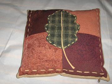 Coussin double face avec tirette (4 motifs ) 2 pour 15€ beschikbaar voor biedingen