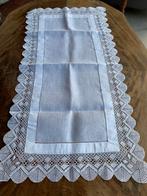 Tafelloper in Brugse kant, Antiek en Kunst, Antiek | Tapijten, Tafelkleden en Textiel, Ophalen of Verzenden