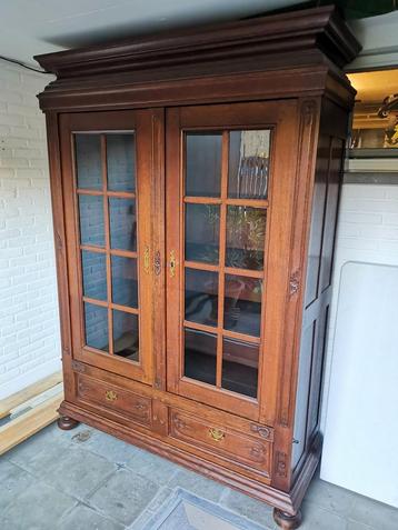 Belle armoire, 2 portes vitrées, 2 tiroirs