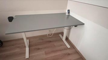 IKEA RODULF standing desk, 140x80 cm, kleur grijs/wit. beschikbaar voor biedingen