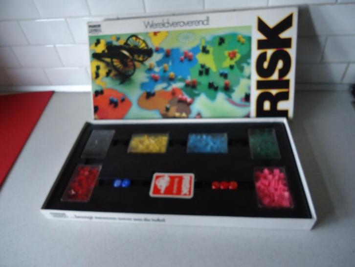 Vintage "RISK" Wereldveroverend van Parker in prima staat !, Hobby en Vrije tijd, Gezelschapsspellen | Bordspellen, Zo goed als nieuw