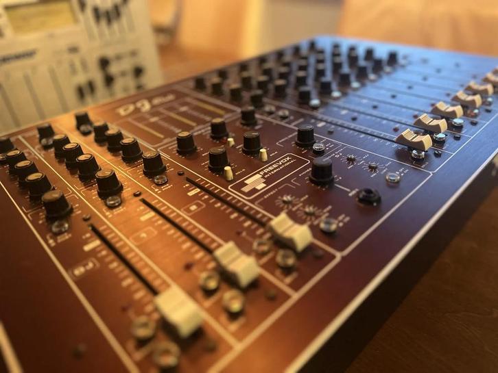 Freevox Mixer et Power PMP403, Musique & Instruments, DJ sets & Platines, Utilisé, DJ-Set, Autres marques, Enlèvement ou Envoi