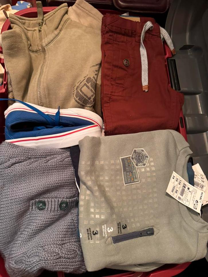 Vetements de garcon de 3 à 7 ans, Enfants & Bébés, Vêtements enfant | Taille 122, Enlèvement