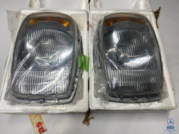 NOS koplamp Hella H4 L+R voor Mercedes-Benz W114 W115 /8 beschikbaar voor biedingen