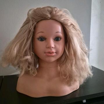 Kappop schminkpop  beschikbaar voor biedingen