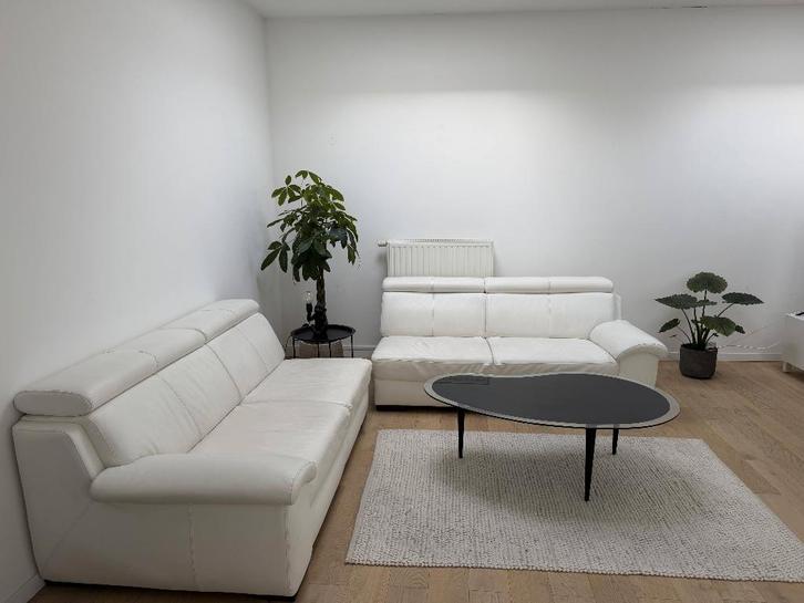 Sofa en cuir blanc 3,70 m — design — modulable — Gand, Maison & Meubles, Canapés | Coins salons complets, Comme neuf, Cuir, Enlèvement