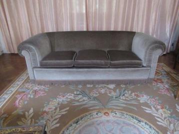 2x canapes Chesterfield met 3 plaatsen  beschikbaar voor biedingen