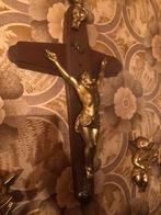 Christus beeld op houten kruis, Antiek en Kunst, Ophalen