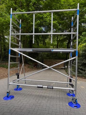 Rolsteiger Alumexx 90 x 4.2 werkhoogte, Doe-het-zelf en Bouw, Steigers, Ophalen, Zo goed als nieuw, Rolsteiger of Kamersteiger