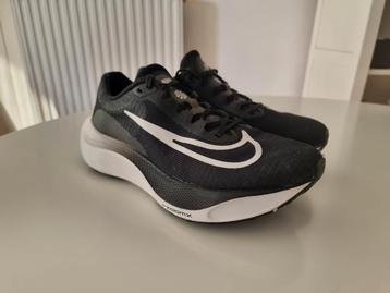 Nike zoom fly 5 (matt 42) beschikbaar voor biedingen