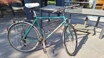 mannenfiets beschikbaar voor biedingen