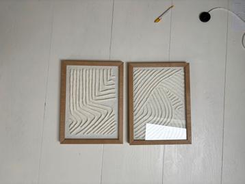 2 kunst kaders met licht houten frame. Nieuw beschikbaar voor biedingen