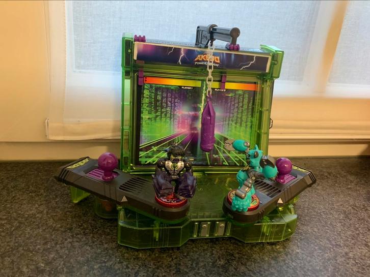 Akedo battel arena met muziek, Kinderen en Baby's, Speelgoed | Actiefiguren, Zo goed als nieuw, Ophalen of Verzenden