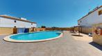 Gerenoveerde bungalow in gated community in Torrevieja, Torrevieja, Ville, Maison d'habitation, 61 m²