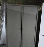 Schuifdeurkast met hangende rugleuning., Ophalen of Verzenden, Zo goed als nieuw