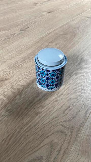 Potje om bv thee in te bewaren  beschikbaar voor biedingen