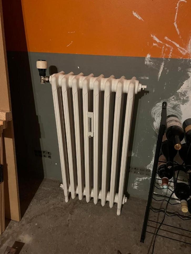 Radiateur en fonte, Bricolage & Construction, Chauffage & Radiateurs, Utilisé, Radiateur, 80 cm ou plus, Moins de 60 cm, Enlèvement