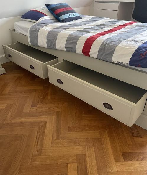 landelijk éénpersoons bed met 2 schuiflades en nachtkastje, Huis en Inrichting, Slaapkamer | Bedden, Zo goed als nieuw, Eenpersoons