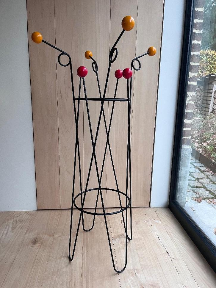 Kleine kleurrijke vintage kapstok – Roger Féraud, Huis en Inrichting, Woonaccessoires | Kapstokken, Gebruikt, Staande kapstok