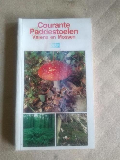boek: courante paddenstoelen, varens en mossen+..Veldbloemen, Boeken, Natuur, Gelezen, Bloemen, Planten en Bomen, Ophalen of Verzenden