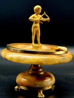 Alabaster asbak met Cupido, Ophalen