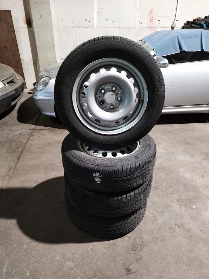 Mercedes Vito , Viano jantes avec pneus 205/65/16 C, Auto-onderdelen, Banden en Velgen, Band(en), Zomerbanden, 16 inch, Ophalen