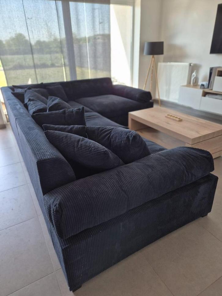 Moderne hoekzetel in ribfluweel + poef – nieuwstaat, Maison & Meubles, Canapés | Salons, Comme neuf, Banc d'angle, Quatre personnes ou plus