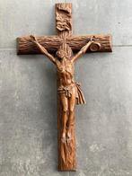 Kruis met Jezus, volledig in hout gesneden, 1934, Antiek en Kunst, Ophalen